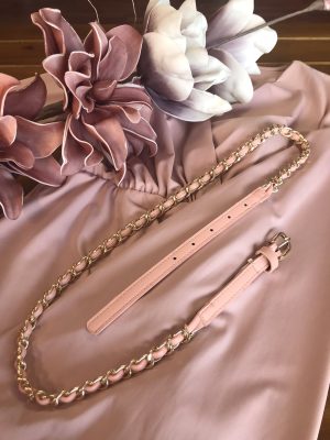 Ροζ ζώνη με αλυσίδα