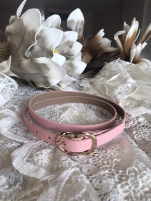 Ροζ ζώνη με μεταλλική αγκράφα