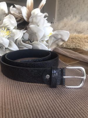 Μαύρη ζώνη με animal print