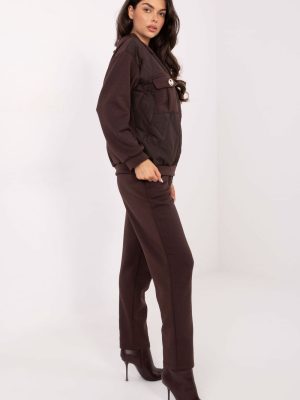 Σετ σε Καφέ - Classe senza tempo