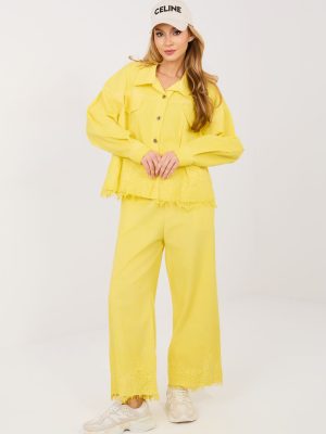 Τζιν σε Κίτρινο - La mode au quotidien