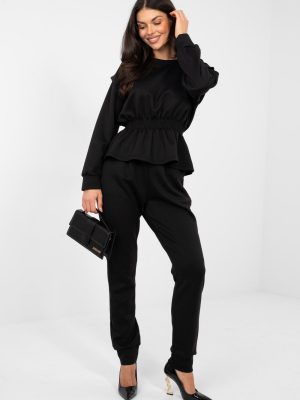 Σετ σε Μαύρο - Modern romance