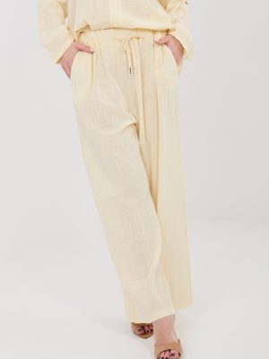 Παντελόνι σε Κίτρινο - Icona di stile