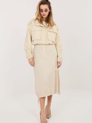 Φούστα σε Μπεζ - Un charme discret