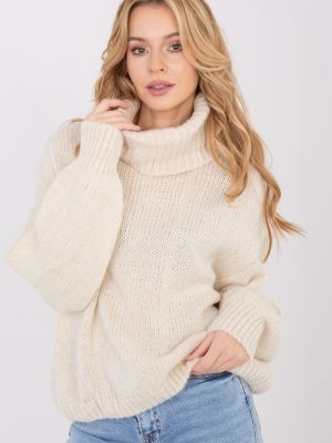 Ζιβάγκο σε Μπεζ - Street-chic εμφάνιση