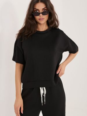 Μπλούζα σε Μαύρο - Refined glamour