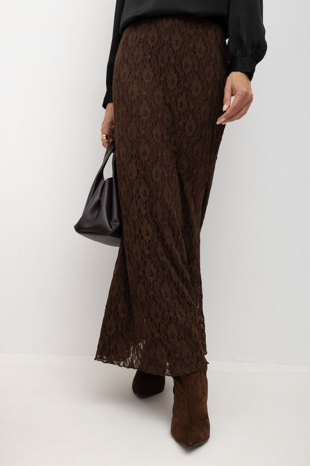 Φούστα σε Καφέ – Minimal glam